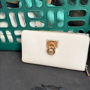 Michael Kors Cream Zip Wallet